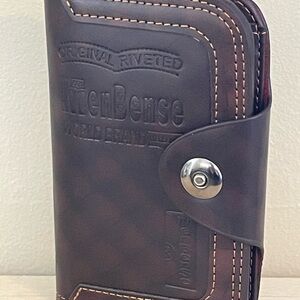 Men’s Wallet – Leather-Look Exterior with Snap Closure